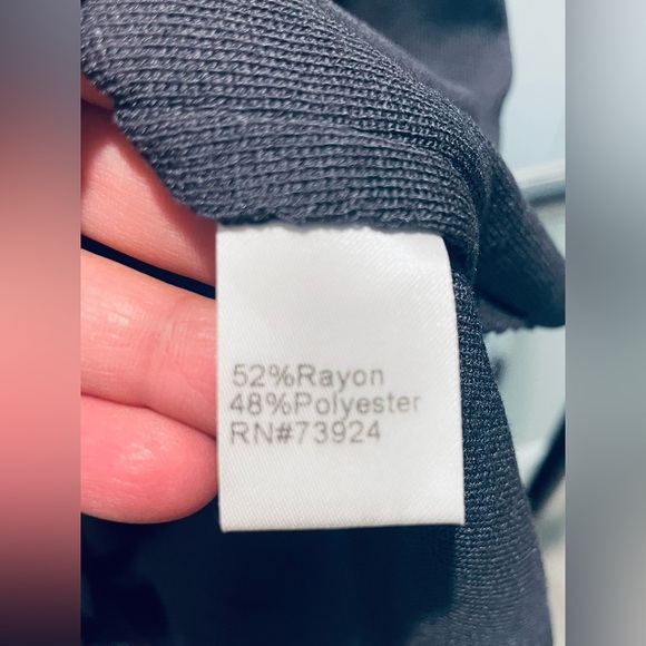 Ming Wang Gray and Gray knee length elegant medium dress 22” pit & 37” length - Picture 8 of 9